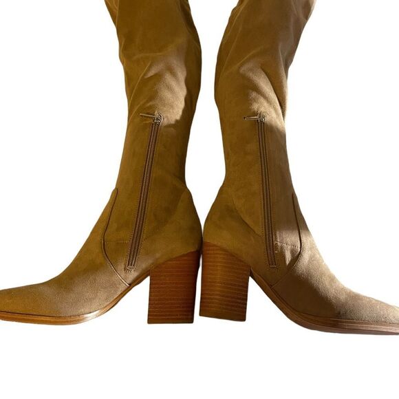 NWOT Comara Over the Knee Pointed Toe Boot
MARC FISHER LTD size 7.5 - Picture 6 of 7